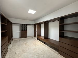 Casa en venta en Mérida, privada Tamara con sistema inteligente.