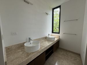 Casa en venta en Mérida, privada Tamara con sistema inteligente.