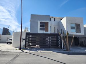 Casas en renta con vigilancia y línea telefónica en Barrio Puerta del Sol,  Monterrey, ., México