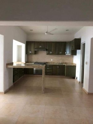 CASA EN VENTA EN RESIDENCIAL VISTA HERMOSA COLIMA