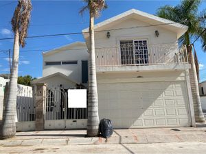 Casa en renta en Quintas San Isidro, Torreón, Coahuila de Zaragoza, 27016.