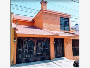 Casa en Venta en Hacienda de Echegaray Naucalpan de Juárez