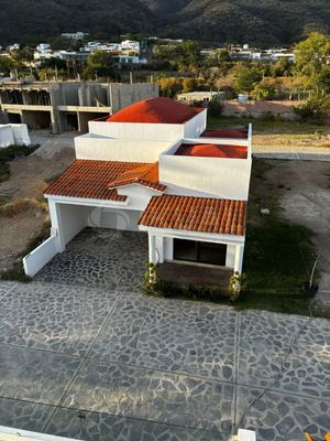 Maravillosa Casa en Coto Privado frente a lago Chapala