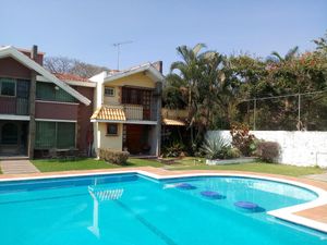 Casa en Venta en Burgos Bugambilias Temixco