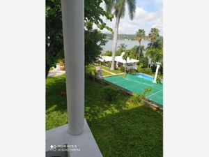 Casa en Venta en Tequesquitengo Jojutla