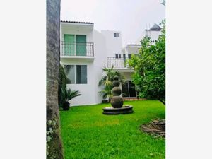 Casa en Venta en Lomas de Tzompantle Cuernavaca