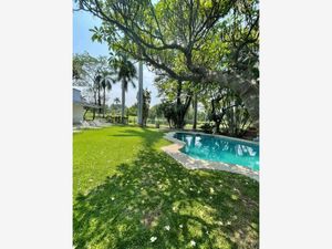 Casa en Venta en Club de golf Tabachines Cuernavaca