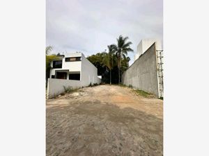 Terreno en Venta en Lomas de la Selva Cuernavaca