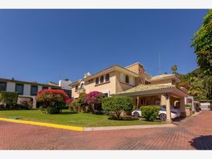 Casa en Venta en Lomas Del Valle Zapopan