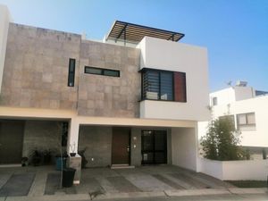 Casa en Venta en Valle Imperial Zapopan