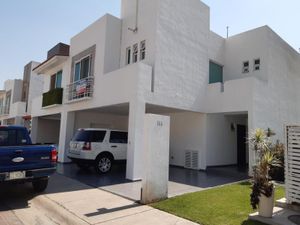 Casa en Venta en Estancia las Palmas Irapuato