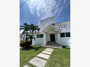 Casa en Venta en Lomas de Cocoyoc Atlatlahucan