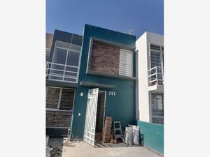 Casa en venta en Parques de Tesistán, Zapopan, Jalisco, 45200.