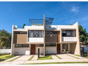 Casa en Venta en Arbolada Bosques de Santa Anita Tlajomulco de Zúñiga