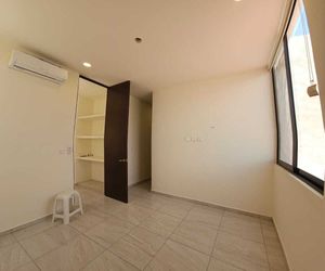 CASA EN VENTA 3 RECAMARAS Y PISCINA ENTREGA INMEDIATA EN PRIVADA