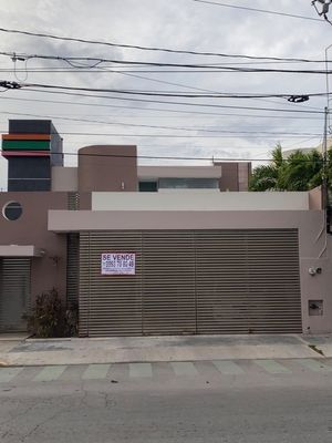 VENTA CASA 2 RECAMARAS Y ALBERCA  SOBRE AV. 50 FRANCISCO DE MONTEJO