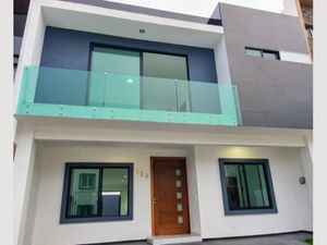 Casa en Venta en Valle Imperial Zapopan