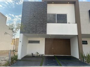 Casa en Venta en Valle Imperial Zapopan