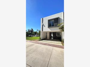 Casa en Venta en Praderas del Centinela Zapopan