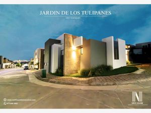 Casa en Renta en Jardines del Campestre León