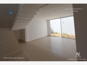 Casa en Venta en Jardines de Santa Fe León