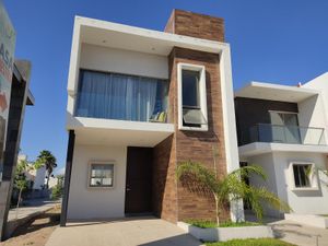 Casa en Venta en Soleares Manzanillo