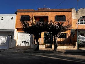 Casas en venta en Santa Elena Alcalde, Guadalajara, Jal., México, 44220