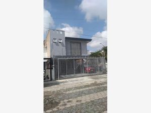 Casa en Venta en Jardines Del Valle Zapopan