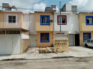 Casa en Venta en El Peten Benito Juárez