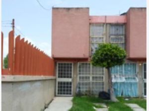 Casa en venta en Lote 10, Los Heroes, Ixtapaluca, Ixtapaluca, Méx., 56585.