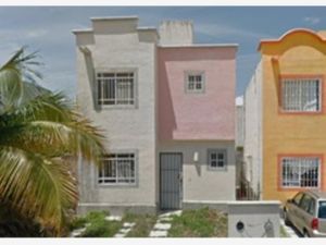 Casa en Venta en Jardines de Bonampak Benito Juárez