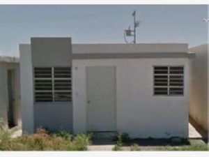 Casa en Venta en Jardines de Cadereyta Cadereyta Jiménez