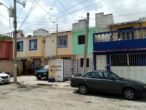 Casa en Venta en El Peten Benito Juárez