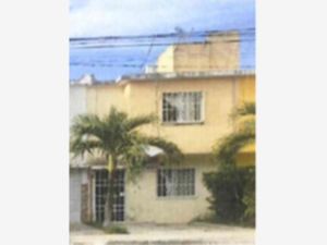 Casa en Venta en El Peten Benito Juárez