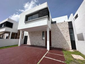 Casa nueva en privada al norte de Mérida