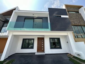 Casa en Venta en Valle Imperial Zapopan