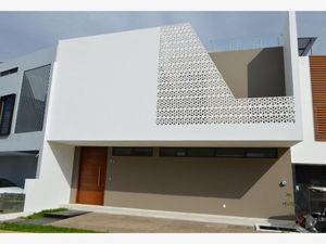 Casa en Venta en Valle Imperial Zapopan