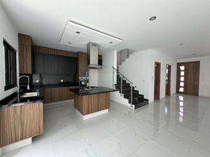 Casa en Venta en Valle Imperial Zapopan