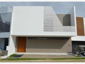 Casa en Venta en Valle Imperial Zapopan