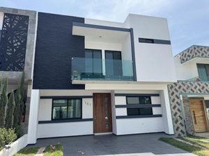 Casa en Venta en Valle Imperial Zapopan