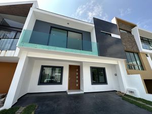 Casa en Venta en Valle Imperial Zapopan