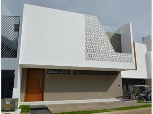 Casa en Venta en Valle Imperial Zapopan