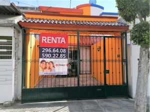 Casa en renta en 12 A 6-5, Bosques de Amalucan 1ra Secc, Puebla, Puebla.