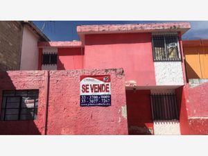 Casa en venta en Etzatlán, Fovissste Miravalle, San Pedro Tlaquepaque, San  Pedro Tlaquepaque, Jal., 45590.
