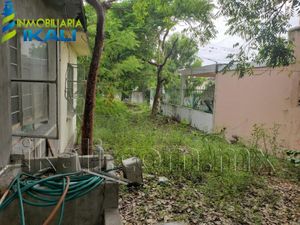 Terreno en Venta en Tulipanes Ébano