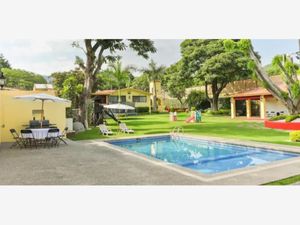 Casa en Venta en Jardines de Ahuatepec Cuernavaca