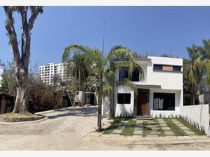 Casa en Venta en Lomas de la Selva Cuernavaca