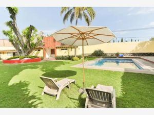 Casa en Venta en Jardines de Ahuatepec Cuernavaca