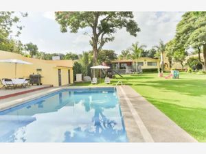 Casa en Venta en Jardines de Ahuatepec Cuernavaca