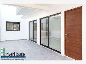 Casa en Venta en Las Lomas Residencial Alvarado